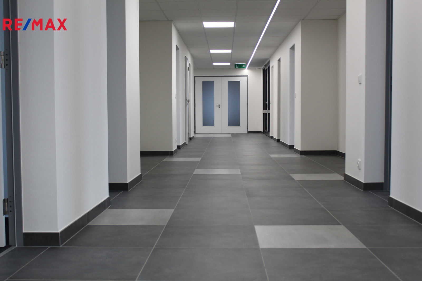 Pronájem kancelářských prostor, 39 m², Praha-Dolní Měcholupy