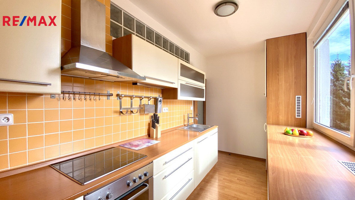 Prostorný byt 3+1 (70 m²) po rekonstrukci k pronájmu na Barrandově