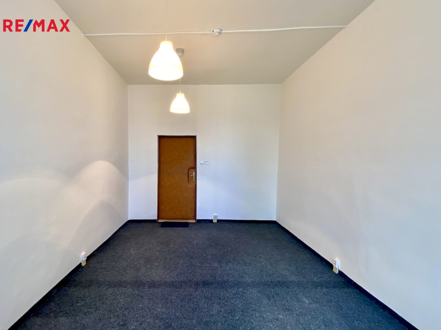 Pronájem kancelářského prostoru s výbornou dostupností, Praha 4 – Háje, 50 m2