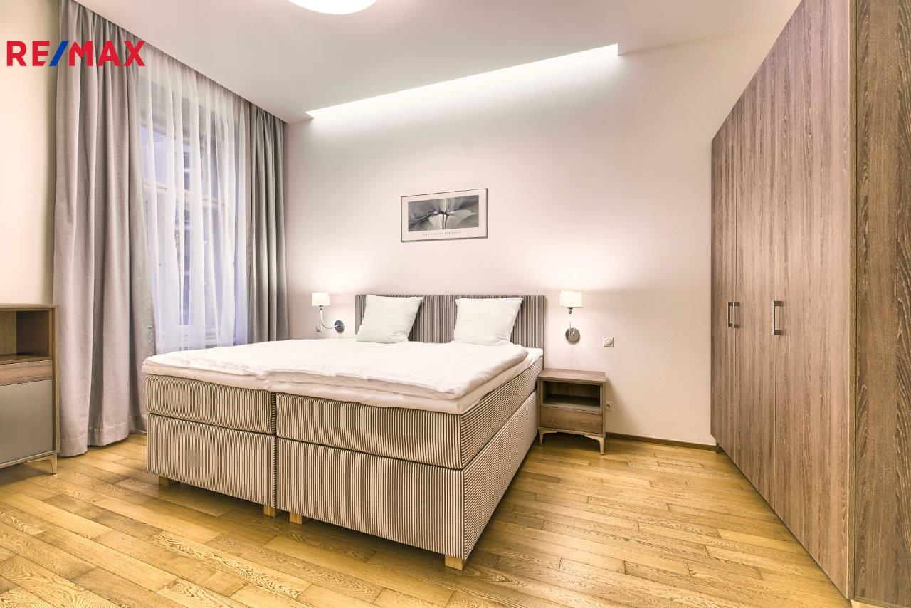 K pronájmu luxusní byt 2+kk, 71 m2, na Starém Městě – Praha 1