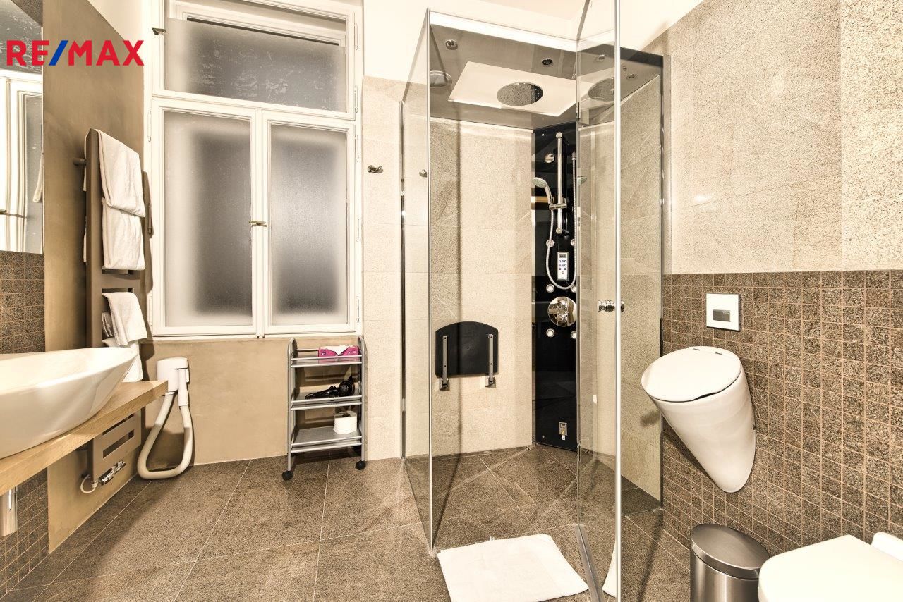 K pronájmu luxusní byt 2+kk, 71 m2, na Starém Městě – Praha 1