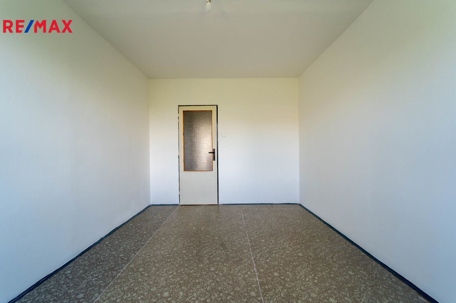 Pronájem světlého bytu 3+1 (72 m² + lodžie 7m²), P9 – Střížkov