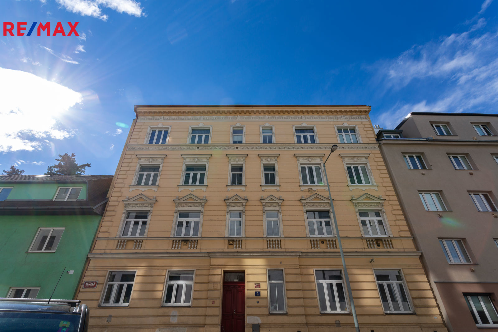 Prodej mezonetového bytu 3+1 o 68 m2, Praha 5 – Smíchov